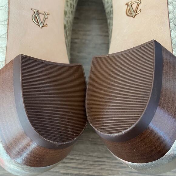 VC Signature Natalie Platinum Gold Leather Snake Print Flat Loafers size 9.5 - Picture 10 of 11